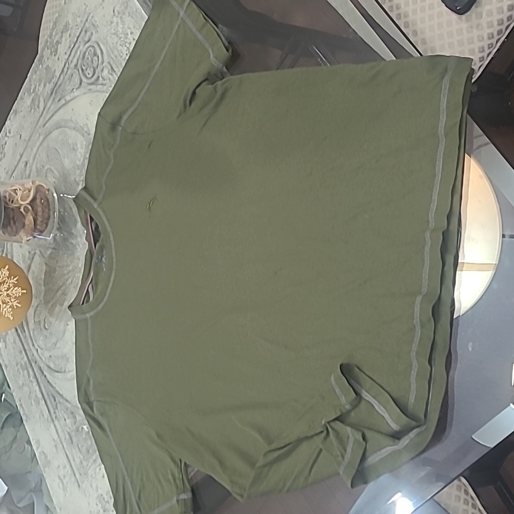 Tommy Bahama men's  army green modal and cotton tee shirt large